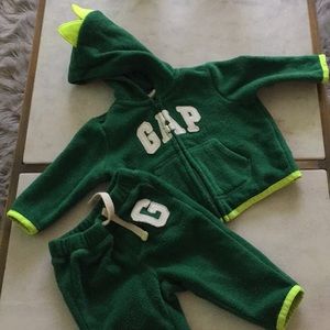Boys babygap sweatsuit